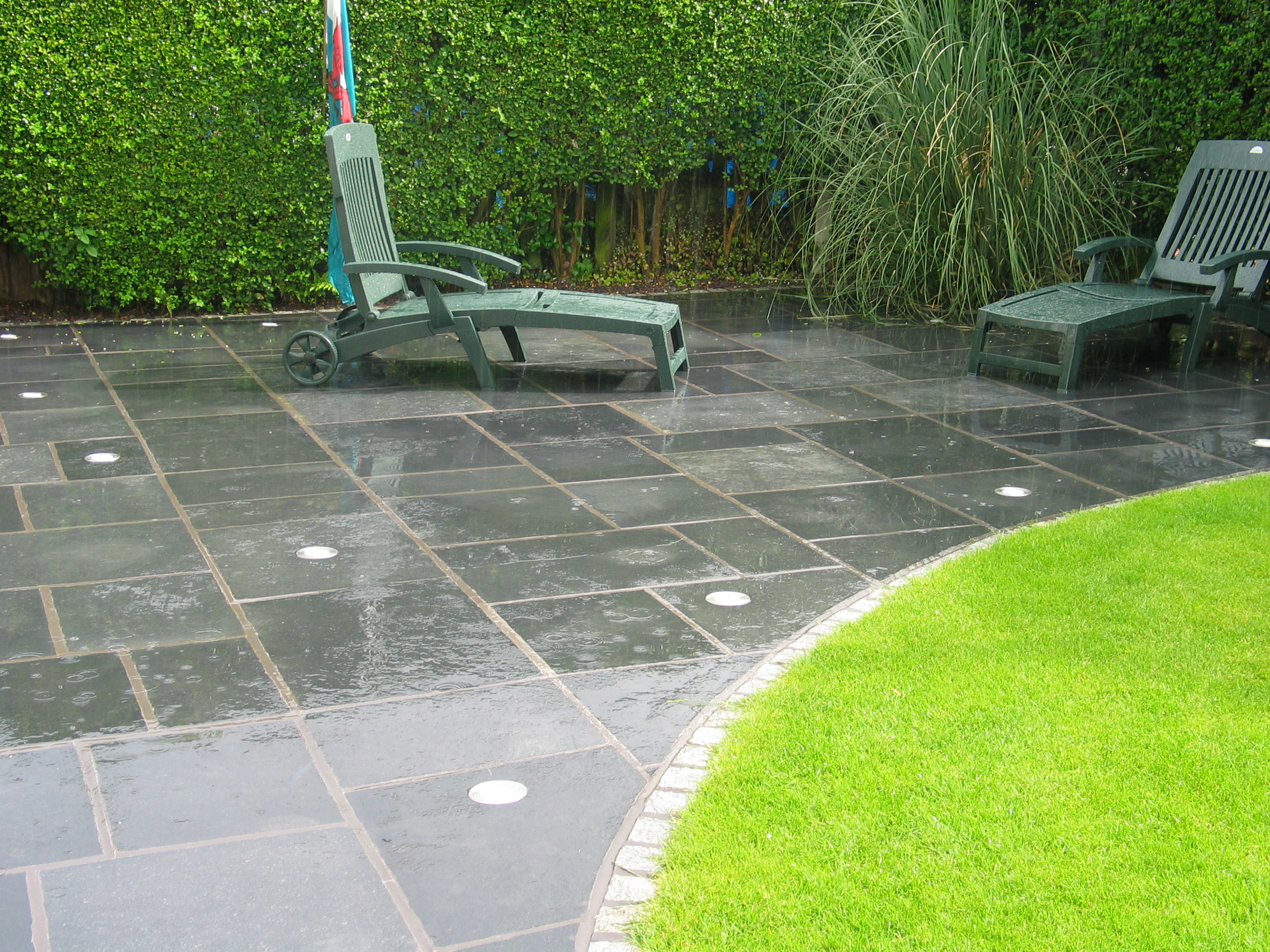 Black Limestone Paving - 900mm x 600mm / 18m2 Pack - Image 4