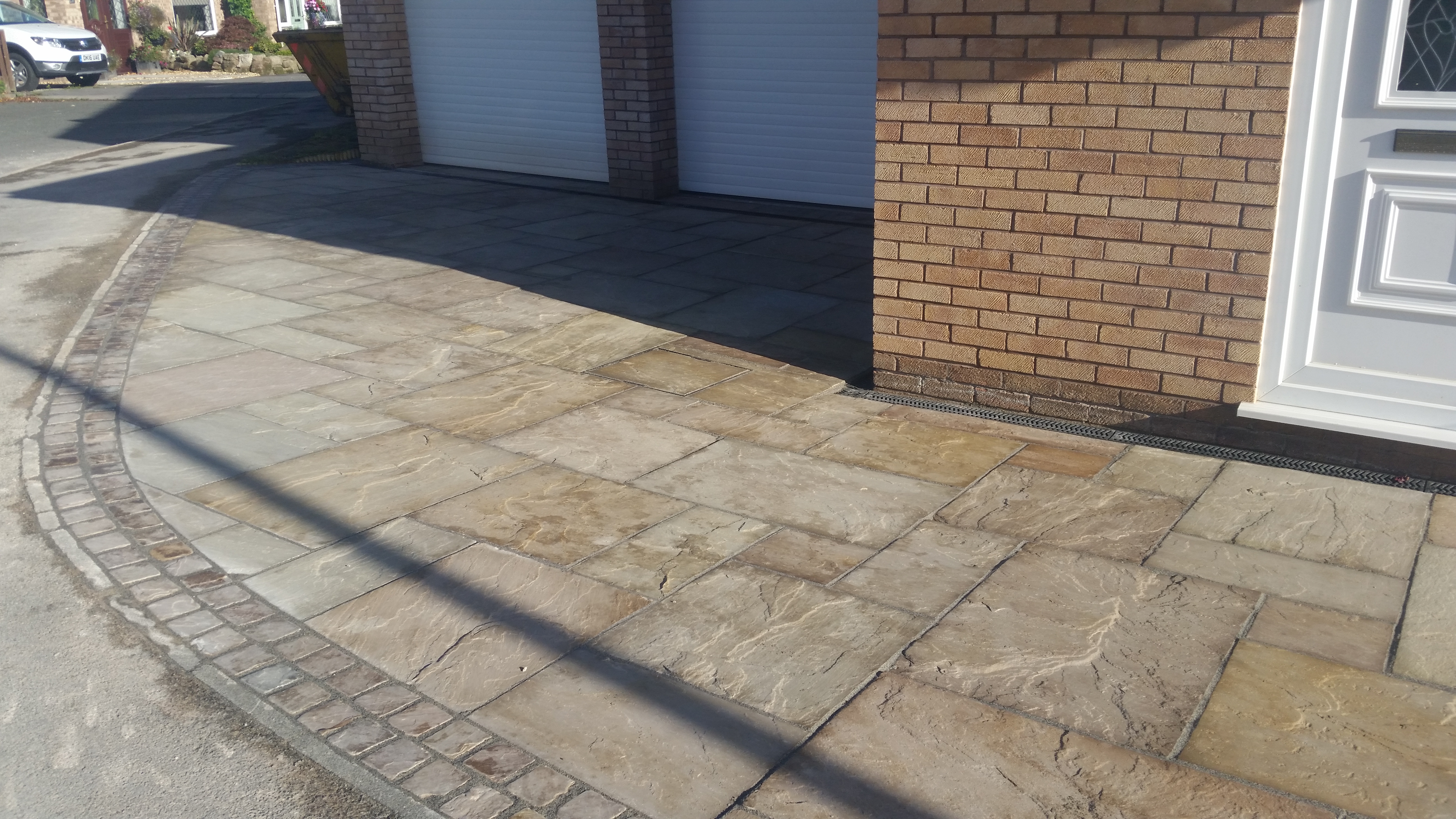 Raj Green (ABG) Tumbled Cobbles - 100mm x 100mm x 60/40mm - 10m2 Pack - Image 3