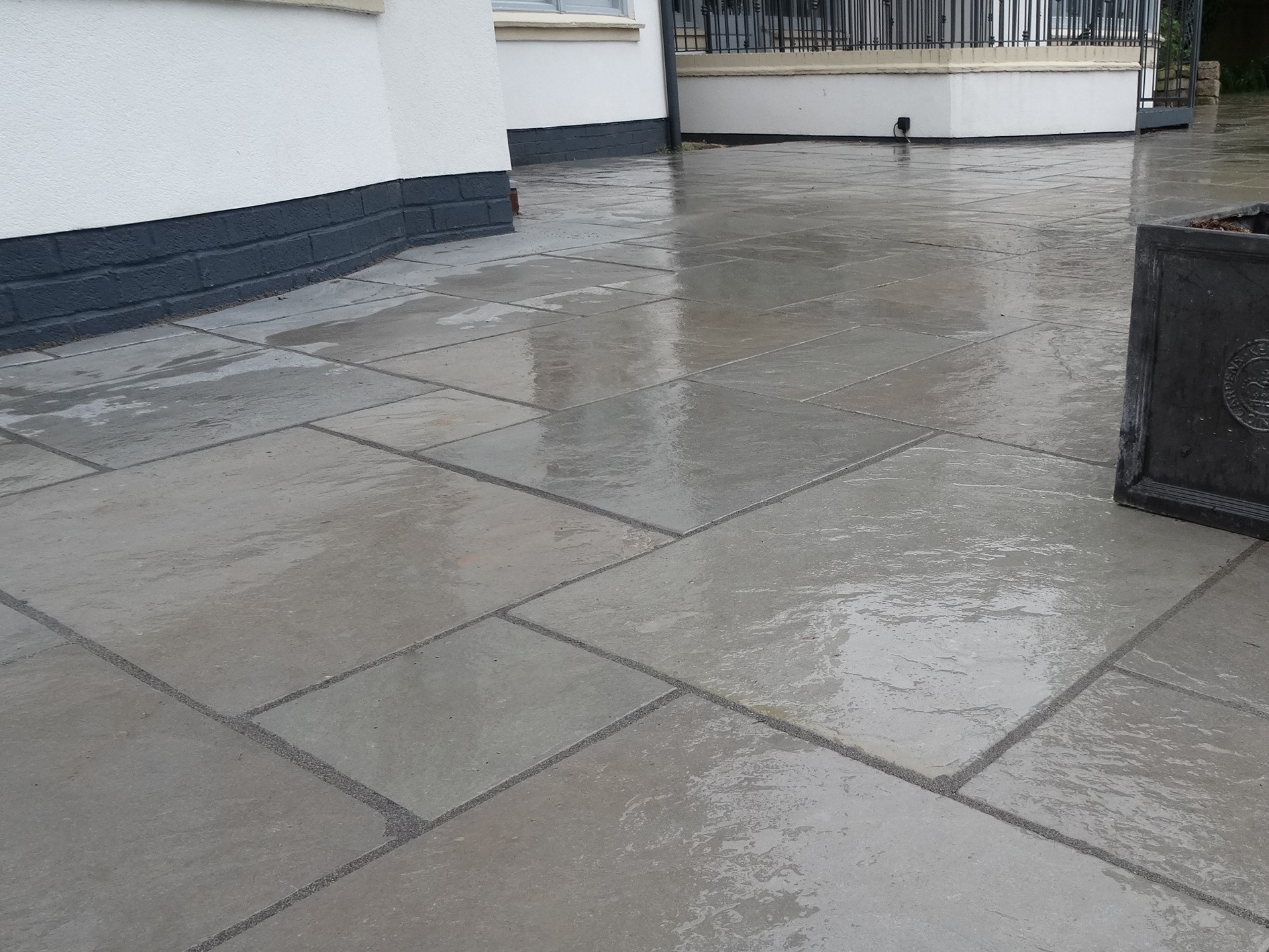 Grey Limestone – (Tumbled & Brushed) – 4 Size / 18m2 Project Pack - Image 5