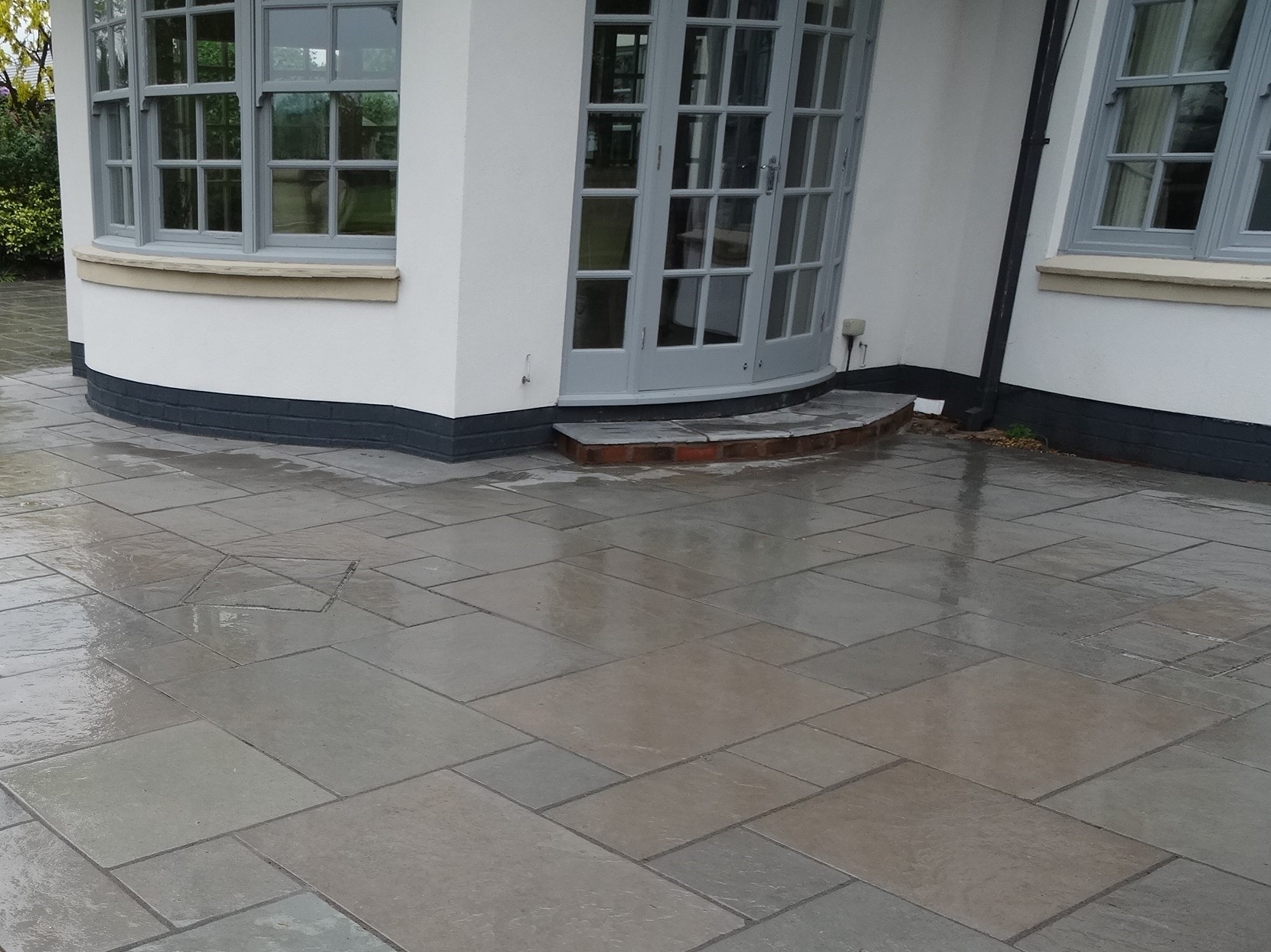 Grey Limestone – (Tumbled & Brushed) – 4 Size / 18m2 Project Pack - Image 3