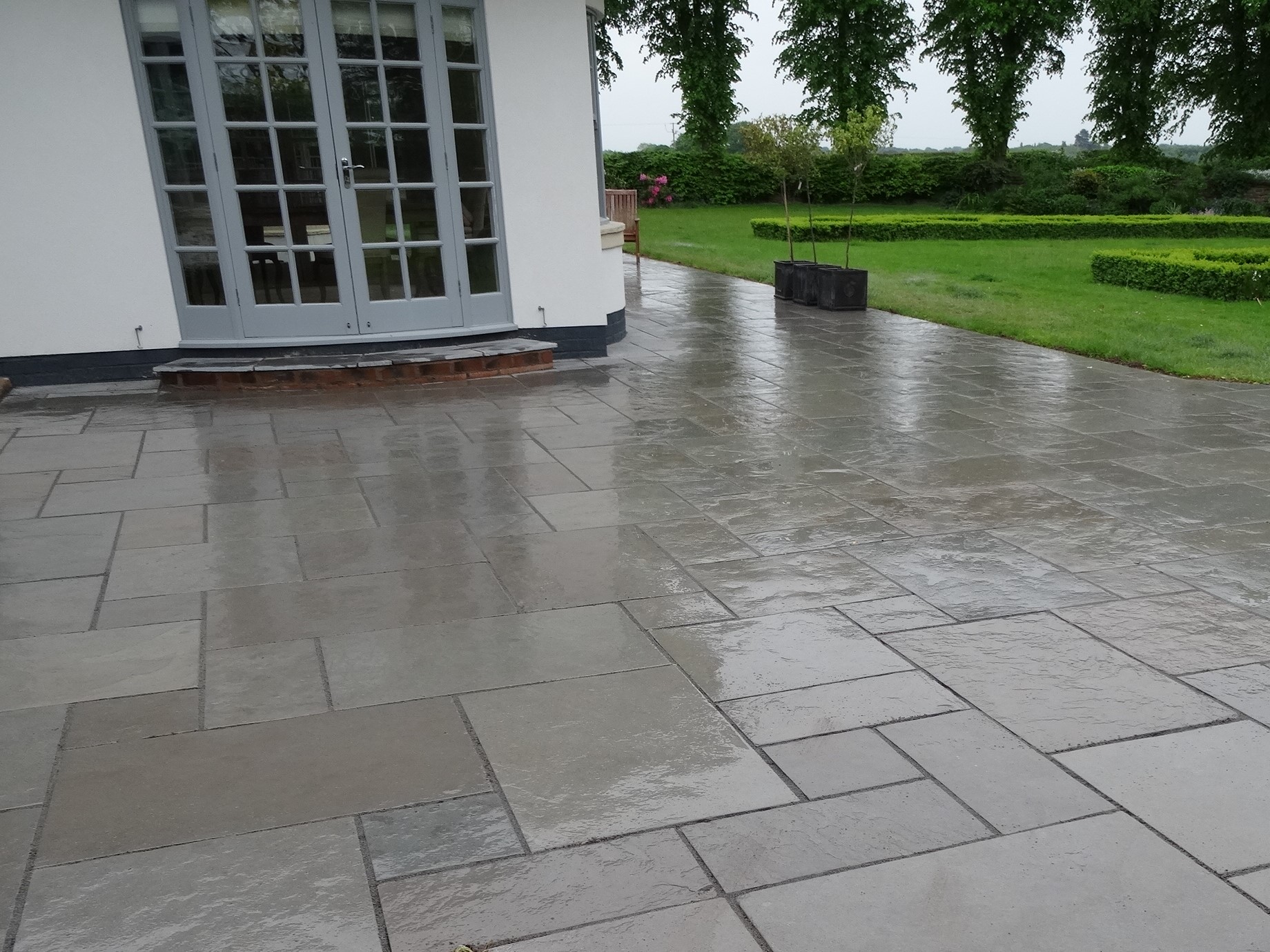 Grey Limestone – (Tumbled & Brushed) – 4 Size / 18m2 Project Pack - Image 6