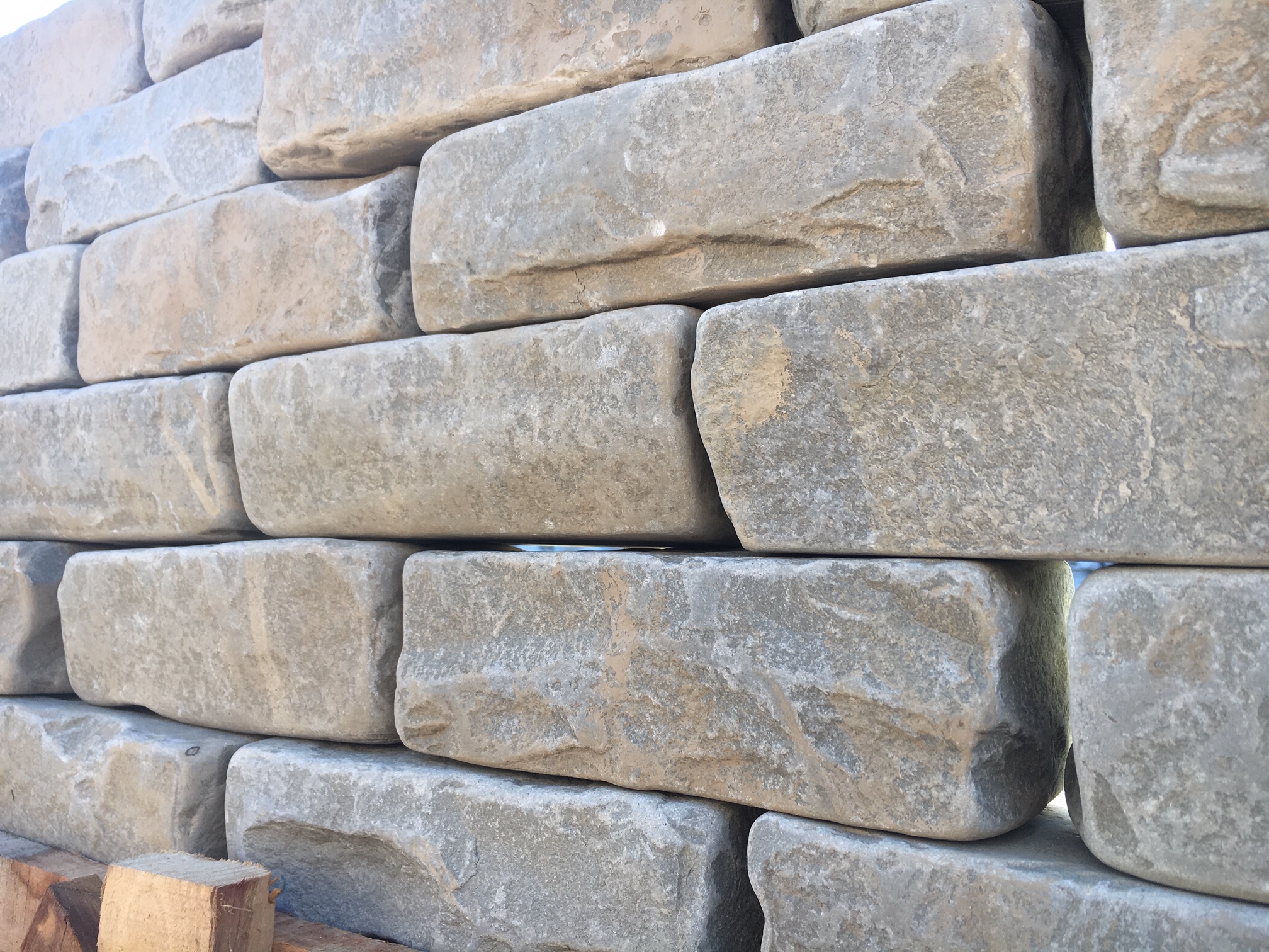 Kandla Grey Tumbled Walling - 5.4m2 (face) per pack - Image 2