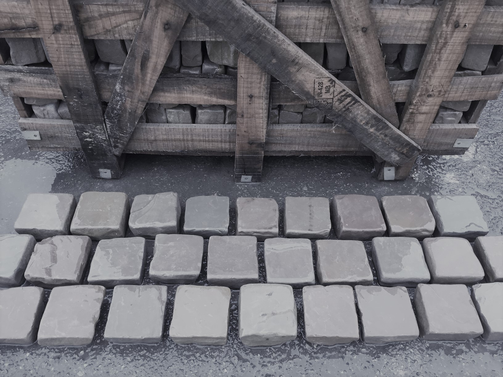 Kandla Grey Tumbled Cobbles - 100mm x 100mm x 60/40mm - 10m2 Pack